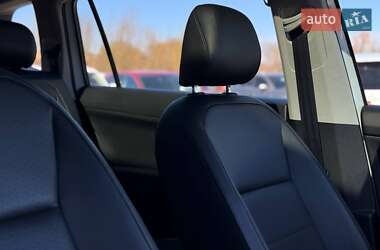 Внедорожник / Кроссовер Volkswagen Tiguan 2018 в 