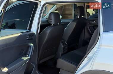 Внедорожник / Кроссовер Volkswagen Tiguan 2018 в 
