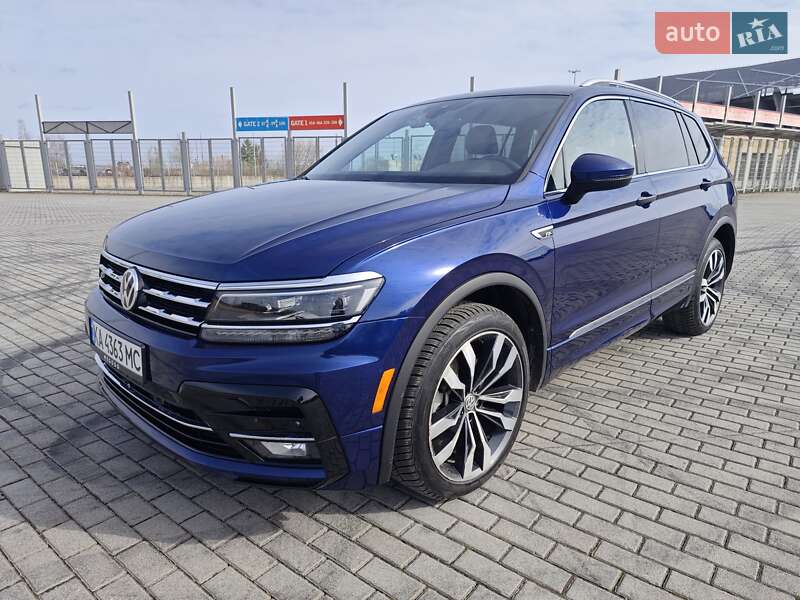 Внедорожник / Кроссовер Volkswagen Tiguan 2021 в 