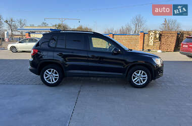 Позашляховик / Кросовер Volkswagen Tiguan 2011 в 