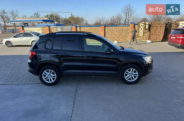 Позашляховик / Кросовер Volkswagen Tiguan 2011 в 