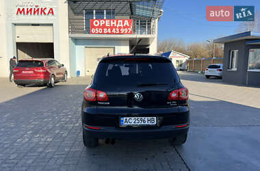 Позашляховик / Кросовер Volkswagen Tiguan 2011 в 