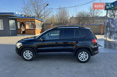 Позашляховик / Кросовер Volkswagen Tiguan 2011 в 