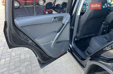 Позашляховик / Кросовер Volkswagen Tiguan 2011 в 