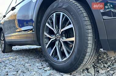 Внедорожник / Кроссовер Volkswagen Tiguan 2021 в 