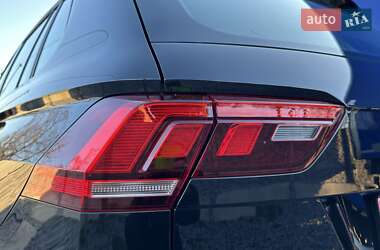 Внедорожник / Кроссовер Volkswagen Tiguan 2021 в 