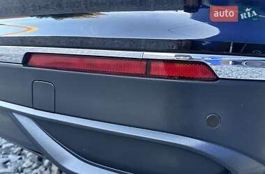 Внедорожник / Кроссовер Volkswagen Tiguan 2021 в 