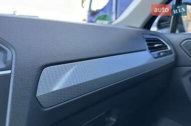 Внедорожник / Кроссовер Volkswagen Tiguan 2021 в 