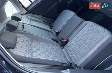 Внедорожник / Кроссовер Volkswagen Tiguan 2021 в 
