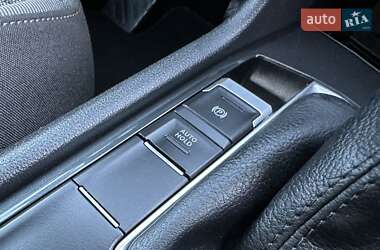 Внедорожник / Кроссовер Volkswagen Tiguan 2021 в 