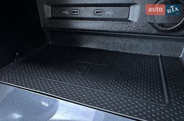 Внедорожник / Кроссовер Volkswagen Tiguan 2021 в 