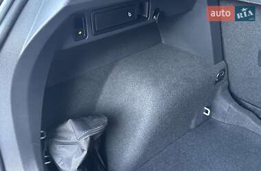 Внедорожник / Кроссовер Volkswagen Tiguan 2021 в 
