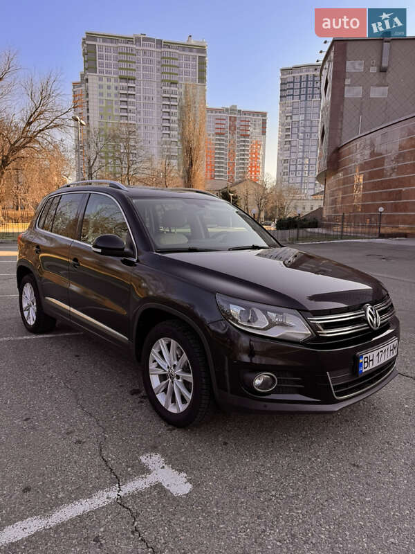 Внедорожник / Кроссовер Volkswagen Tiguan 2014 в Одессе
