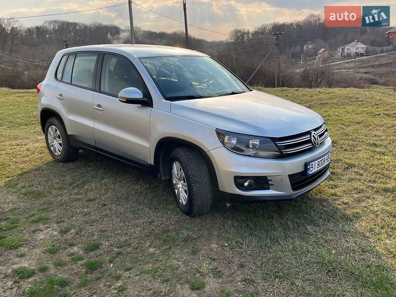 Позашляховик / Кросовер Volkswagen Tiguan 2011 в Полтаві