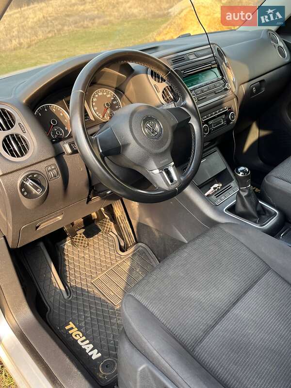 Позашляховик / Кросовер Volkswagen Tiguan 2011 в Полтаві