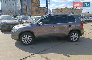 Внедорожник / Кроссовер Volkswagen Tiguan 2010 в 