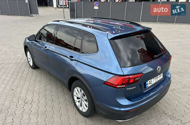Внедорожник / Кроссовер Volkswagen Tiguan 2018 в 