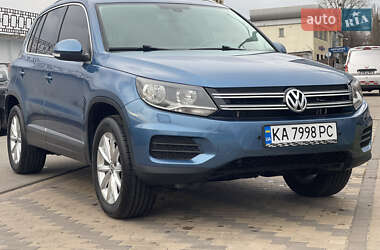 Внедорожник / Кроссовер Volkswagen Tiguan 2016 в 
