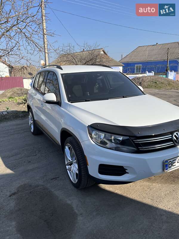 Внедорожник / Кроссовер Volkswagen Tiguan 2015 в Вознесенске