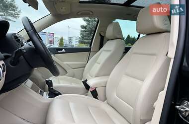 Внедорожник / Кроссовер Volkswagen Tiguan 2012 в 