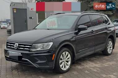 Позашляховик / Кросовер Volkswagen Tiguan 2017 в 