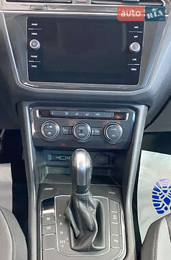 Позашляховик / Кросовер Volkswagen Tiguan 2019 в 
