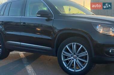 Внедорожник / Кроссовер Volkswagen Tiguan 2012 в 