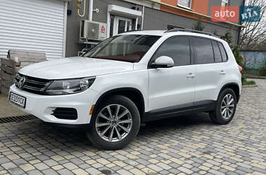 Внедорожник / Кроссовер Volkswagen Tiguan 2015 в Черновцах