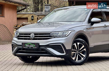 Внедорожник / Кроссовер Volkswagen Tiguan 2022 в 