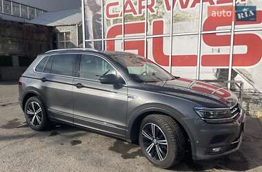Внедорожник / Кроссовер Volkswagen Tiguan 2018 в 