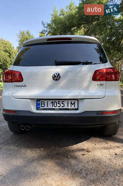 Внедорожник / Кроссовер Volkswagen Tiguan 2016 в 