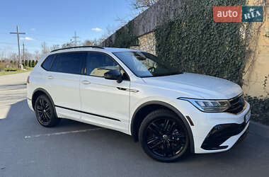 Внедорожник / Кроссовер Volkswagen Tiguan 2022 в 
