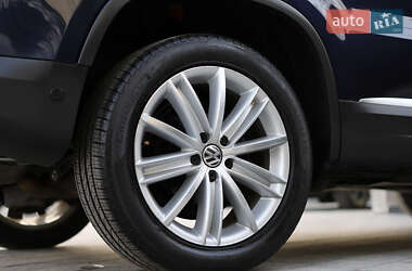 Внедорожник / Кроссовер Volkswagen Tiguan 2012 в 