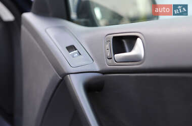 Внедорожник / Кроссовер Volkswagen Tiguan 2012 в 