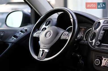 Внедорожник / Кроссовер Volkswagen Tiguan 2012 в 
