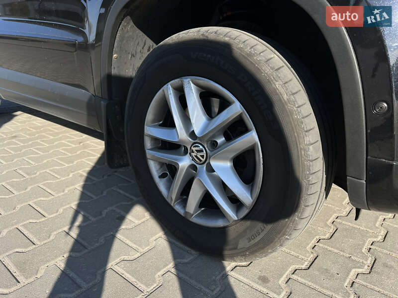 Внедорожник / Кроссовер Volkswagen Tiguan 2010 в Киеве