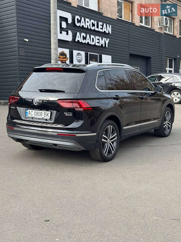 Позашляховик / Кросовер Volkswagen Tiguan 2016 в Звягелі