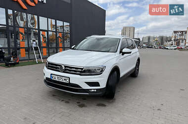 Внедорожник / Кроссовер Volkswagen Tiguan 2019 в 