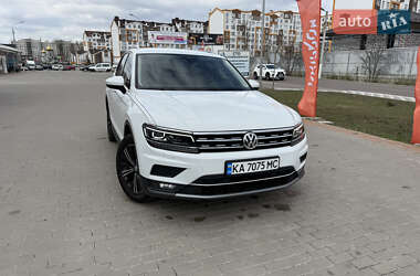 Внедорожник / Кроссовер Volkswagen Tiguan 2019 в 