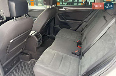 Внедорожник / Кроссовер Volkswagen Tiguan 2019 в 
