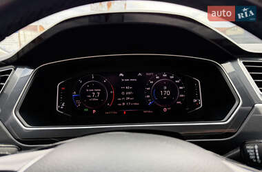 Внедорожник / Кроссовер Volkswagen Tiguan 2019 в 