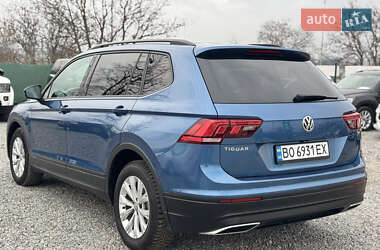 Внедорожник / Кроссовер Volkswagen Tiguan 2018 в 