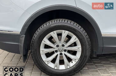 Внедорожник / Кроссовер Volkswagen Tiguan 2018 в 