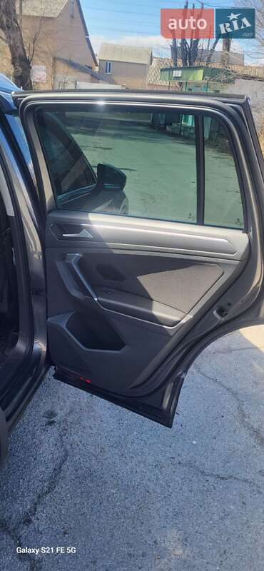 Внедорожник / Кроссовер Volkswagen Tiguan 2017 в Фастове