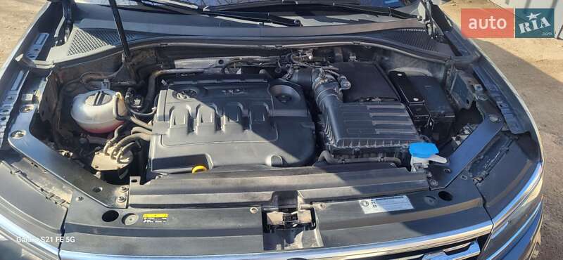 Внедорожник / Кроссовер Volkswagen Tiguan 2017 в Фастове