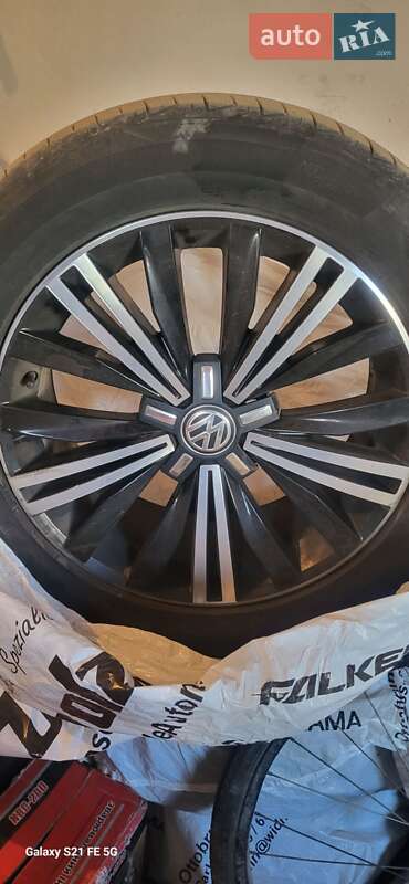 Внедорожник / Кроссовер Volkswagen Tiguan 2017 в Фастове