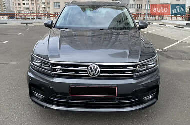 Внедорожник / Кроссовер Volkswagen Tiguan 2018 в 
