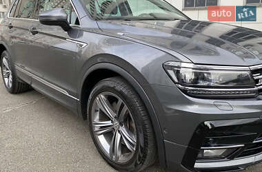 Внедорожник / Кроссовер Volkswagen Tiguan 2018 в 