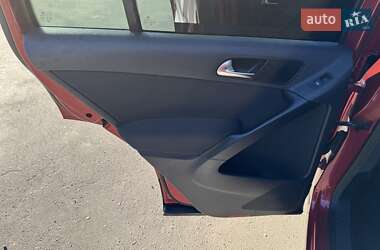 Внедорожник / Кроссовер Volkswagen Tiguan 2010 в 
