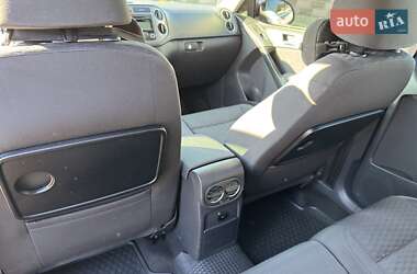 Внедорожник / Кроссовер Volkswagen Tiguan 2010 в 